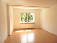Wohnzimmer 2026 VERMIETET: Gro�e 3-Zimmerwohnung in zentraler Lage