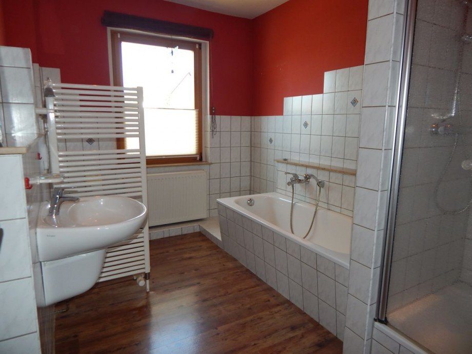 Bad im Obergeschoss Zweifamilienhaus R�dersdorf OT Hennickendorf
