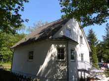 Hausansicht BEREITS NEU VERMIETET: familienfreundliches Einfamilienhaus mit Einliegerwohnung in bester Lage