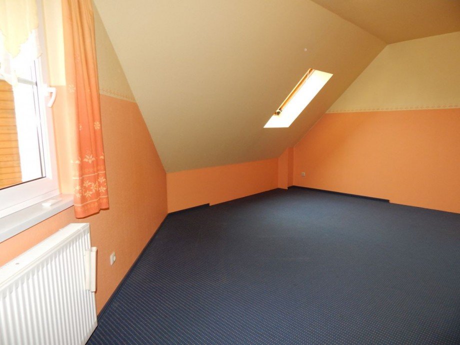 Kinderzimmer im Dachgeschoss Doppelhaush�lfte Strausberg