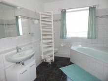 Badezimmer GL�CKLICHE K�UFER GEFUNDEN! Attraktive Doppelhaush�lfte in Strausberg